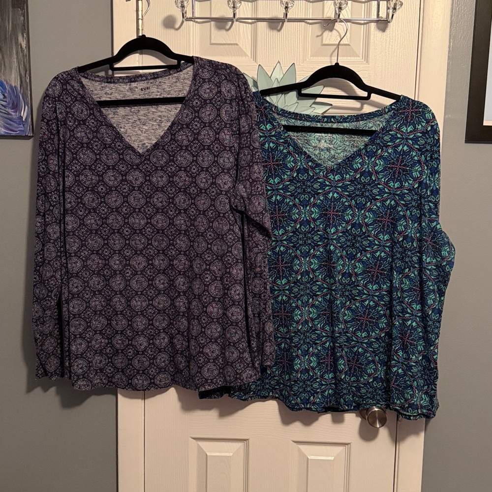 Set of 2 Mandala Print LS Tee